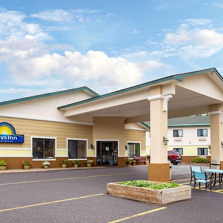 Days Inn By Wyndham Marquette Exterior foto